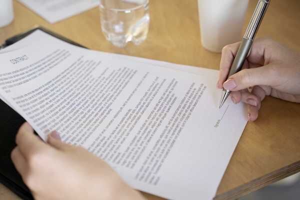 DECESSO VENDITORE PRIMA DEL ROGITO: cosa succede dopo aver firmato il Compromesso?